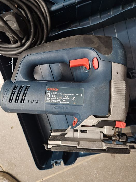 Bosch Wyrzynarka GST 135 BCE 720W nowa 900zl.