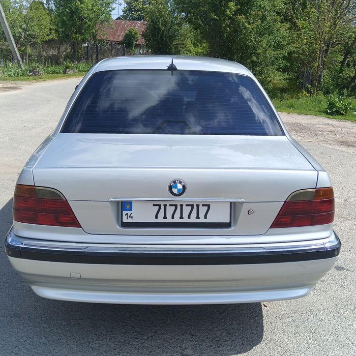 BMW series 7 e38