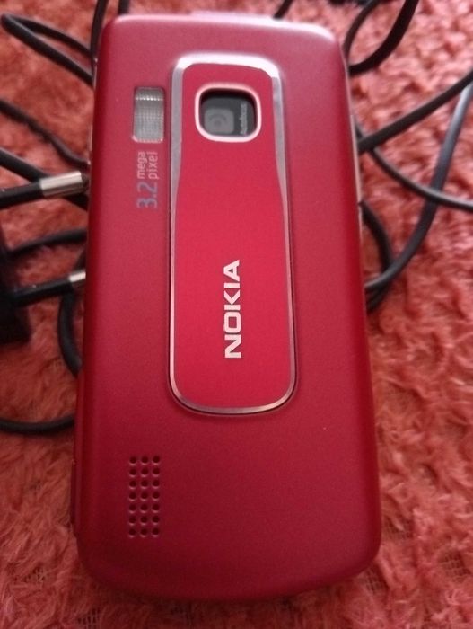 Nokia Navigator Mobile Phone with 3 Additional Batteries64170809756547122