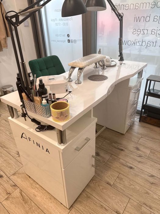 Biurko Afinia do paznokci / manicure z pochłaniaczem