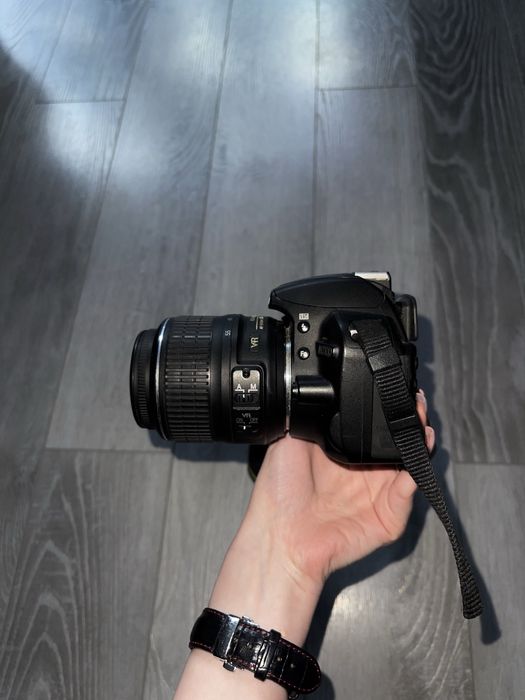 Nikon дзеркальний фотоапарат + об’єктив 18-55 + зарядка