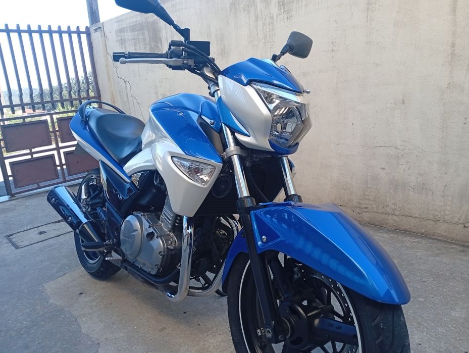 Suzuki inazuma 250 em muito bom estado 33mil pronta para rolar  material super fiável e baixa manutenção