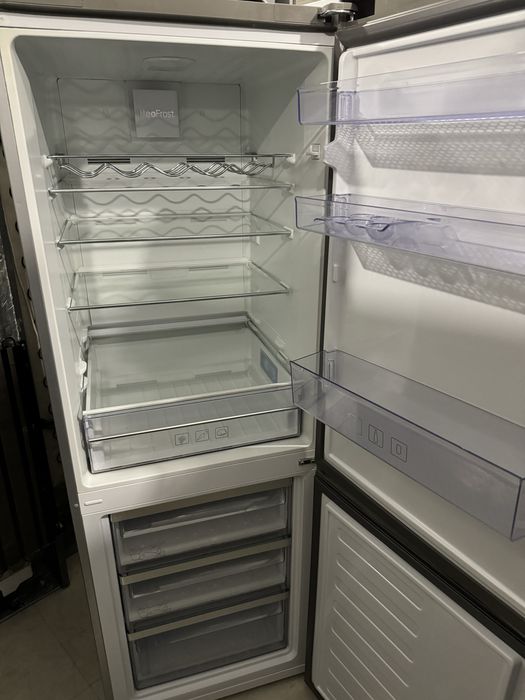 Холодильник 175 см Нержавійка No Frost Beko ga2931