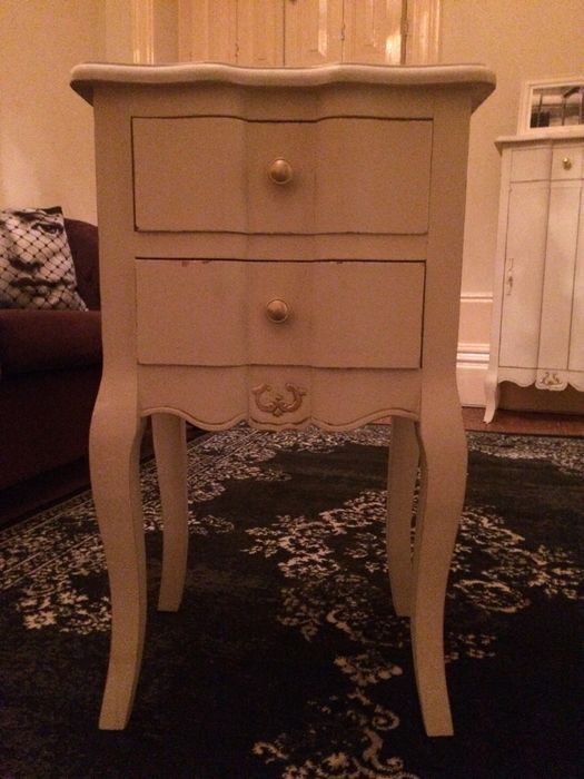 A Loja do Gato Preto - Móvel mesa de cabeceira estilo antigo