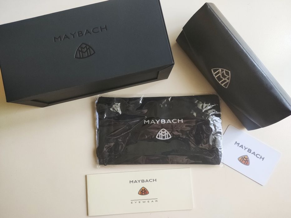 Комплект, набор аксессуаров, футляр, документы для очков Maybach