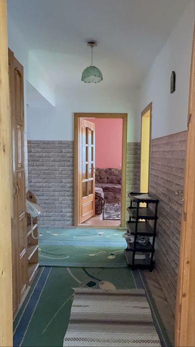 Продаєтья квартира  з діючим камином в центрі смт. Міжгірʼі