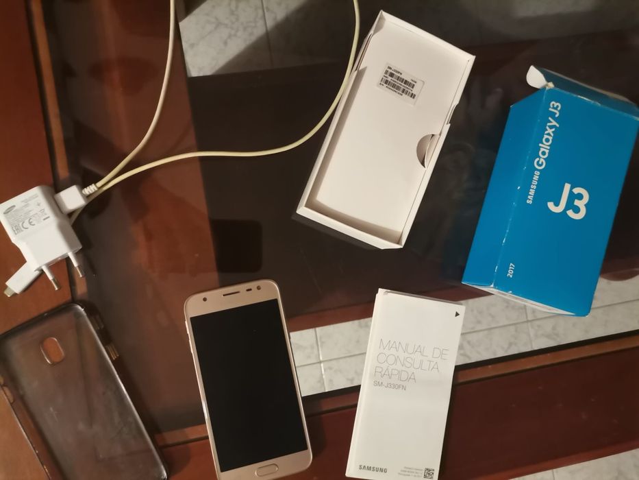 Telemóvel marca Samsung Galaxy J3