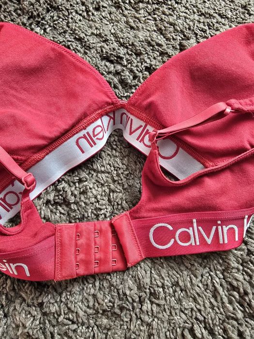 Бюст Calvin Klein, на Ску
