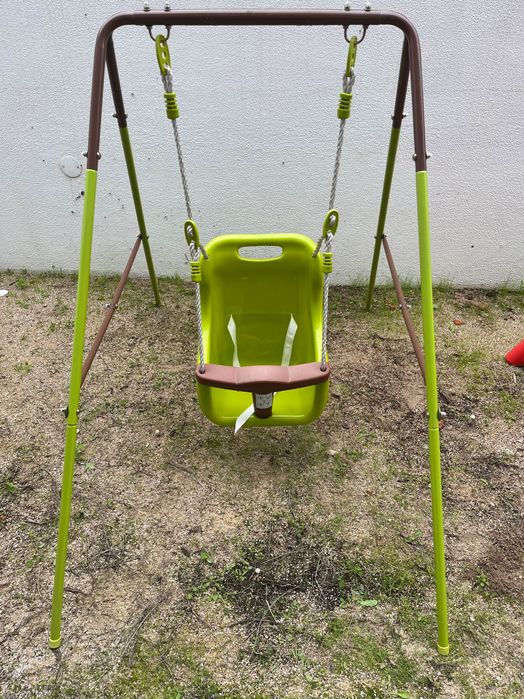 Conjunto de baloico e escorrega para bebe