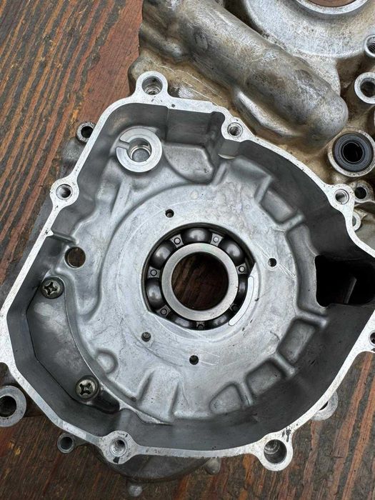 komplet karterow Suzuki LTZ 400 r 03-08 karter kartery lewy prawy blok