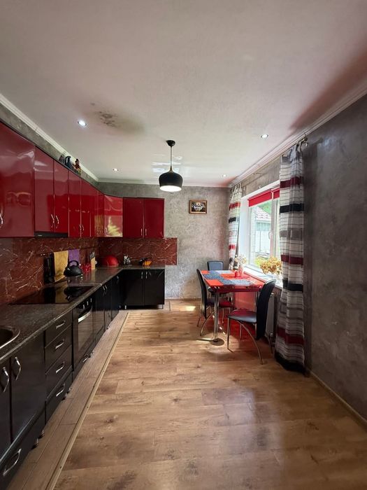 Продаж будинку Почаів