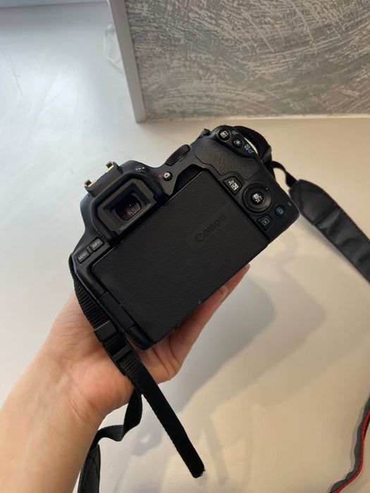 Canon EOS 250D + об’єктив 18-55mm + рюкзак | Ідеальний стан