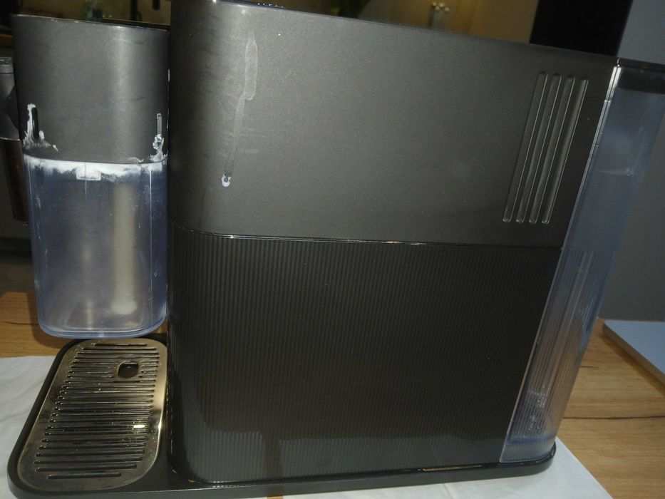 De Longhi Lattissima One + zestaw kapsulek gratis