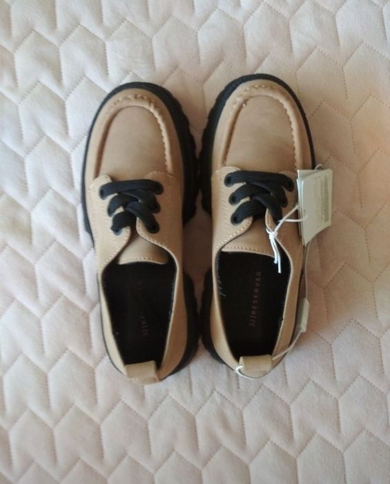 Туфлі Reserved на дівчинку 32-розміру