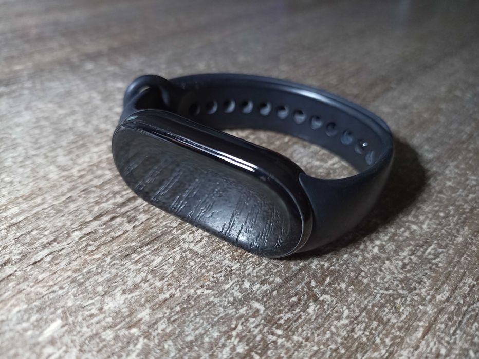 Фітнес-браслет Xiaomi Mi Smart Band 8 не працюють