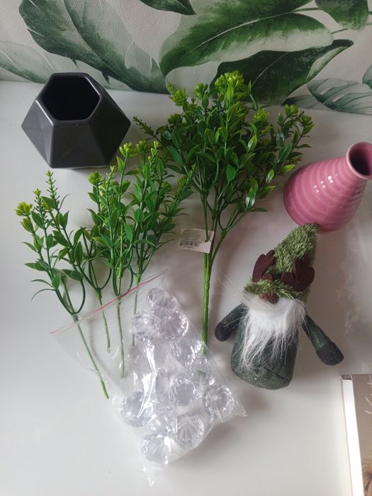 Zestaw dekoracyjny wazoniki Ikea / sztuczna zieleń / kryształki z plastiku / skrzat cena za całość
