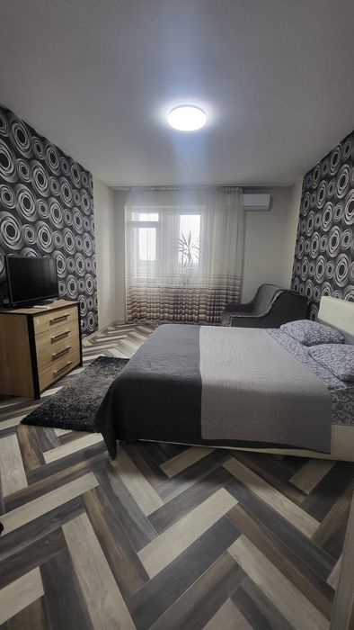 квартира большая  Посуточно можно на месяц  ул.Кадетский гай 6