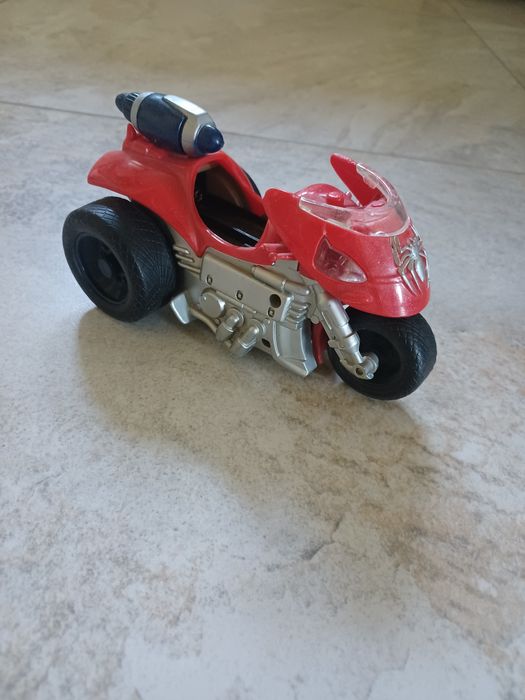Motor Spider-Mana i wprasowanka na koszulkę