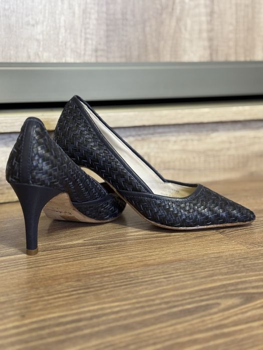 Шкіряні туфлі човники