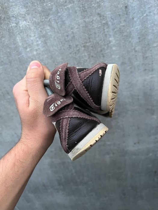 Кроссовки Onitsuka Tiger Mexico 66 VIN в расцветке Coffee/Feather Grey