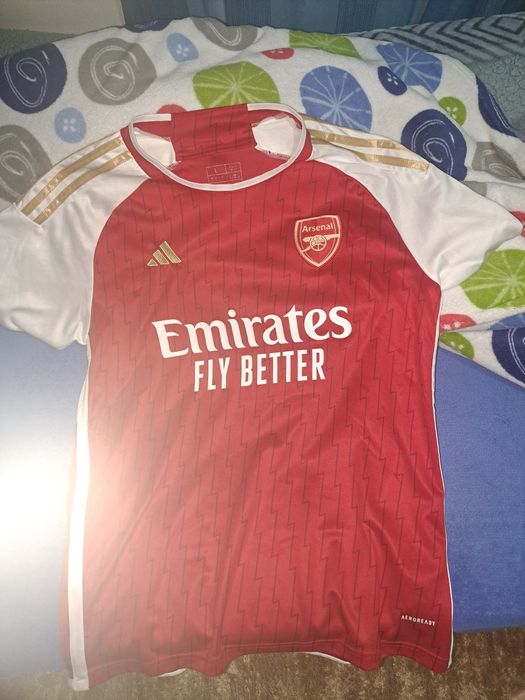 Camisola Arsenal Adidas – Tamanho L (Em ótimo estado)
Descrição: