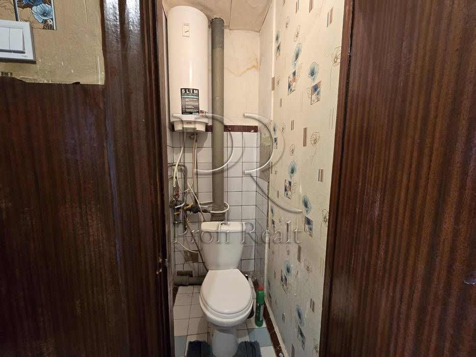 Продаж 1 кімн. квартири біля метро вулиця Юрія Глушка 9А