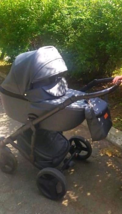 Срочно продам коляску