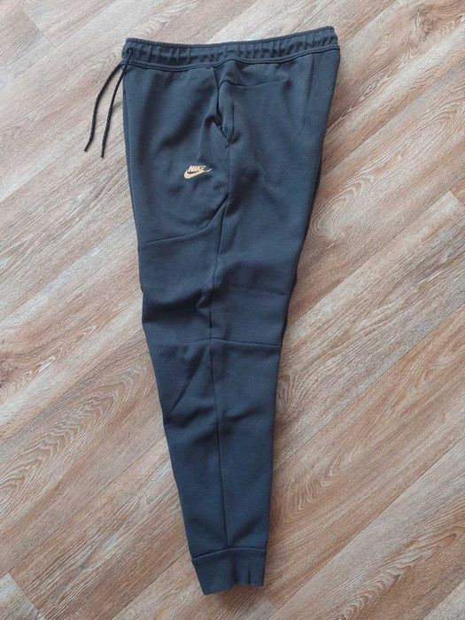 Мужские спортивные штаны Nike Tech Fleece