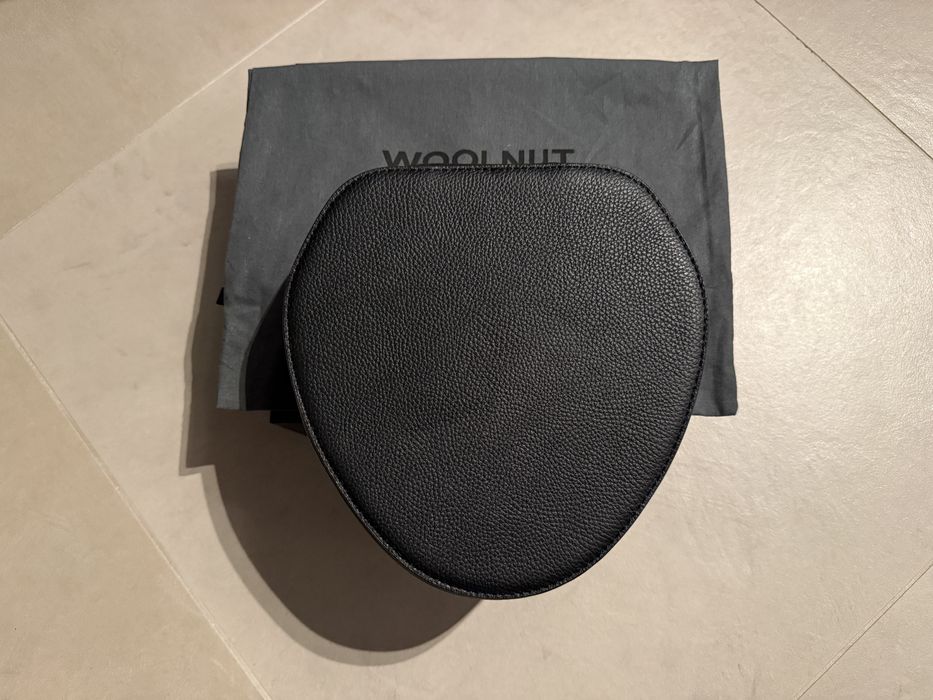 Skórzane etui Woolnut Apple AirPods Max