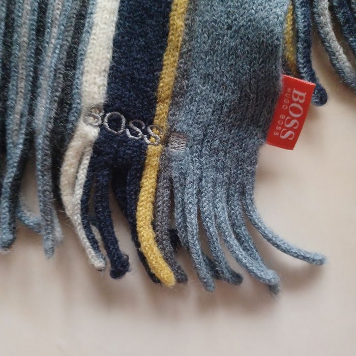 Szalik HUGO BOSS 100% merino wool 35-135 cm