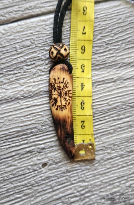 Naszyjnik kieł słowiański drewniany wilk Vegvisir kompas wikingów duży