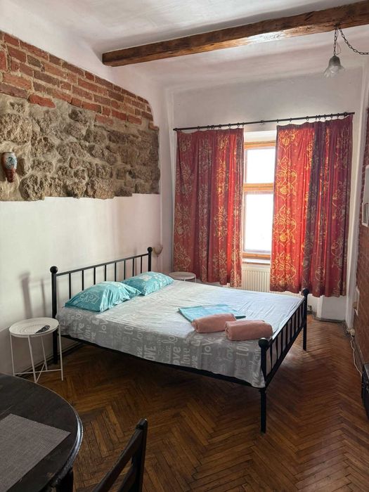 Апартаменти в центрі міста на Вірменській 22