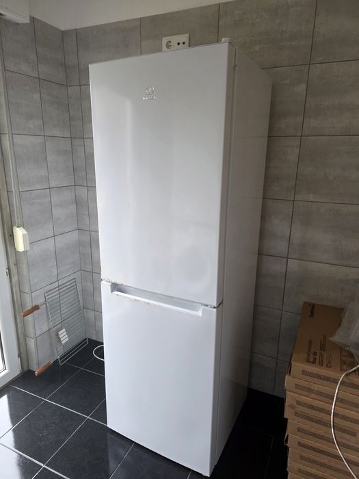 Frigorífico combinado Indesit LI80 FF2 W – a funcionar perfeitamente