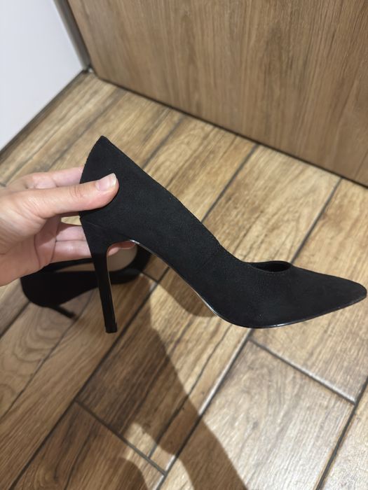 Buty damskie na obcasie