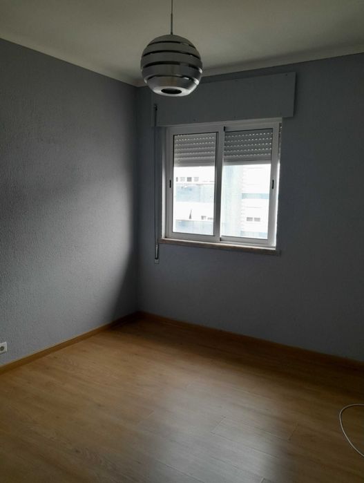 Apartamento T2 remodelado na Quinta do Mendes