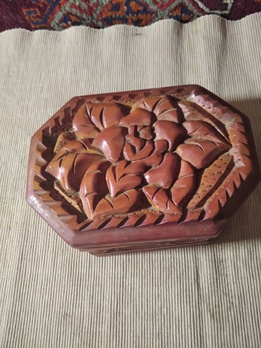 Шкатулка деревянная