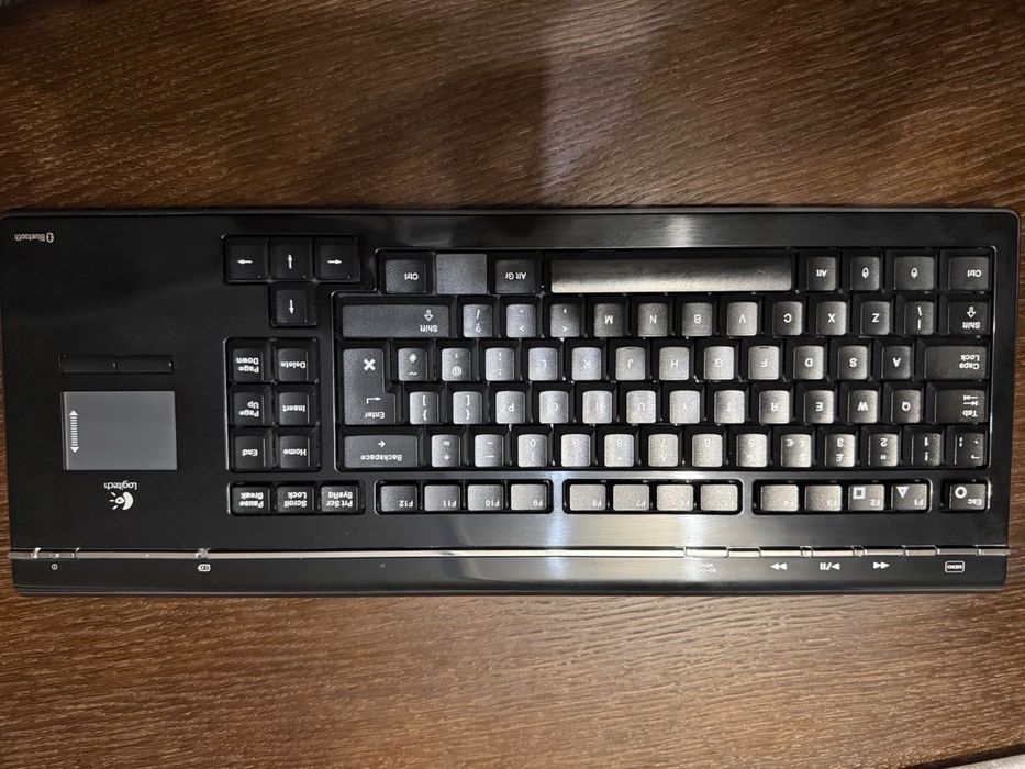 Dell Precision T3600 + klawiatura Logitech bluetooth z touchpadem