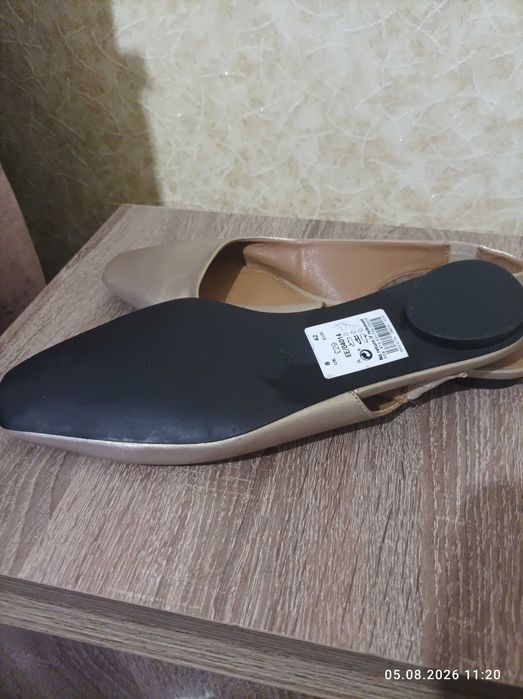 Продам жіночі босоніжки 42р