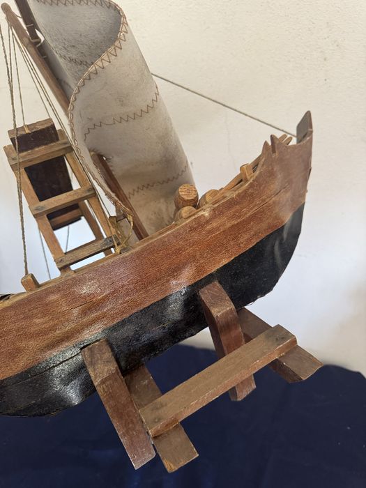 Barco Antigo (Ver fotografias)