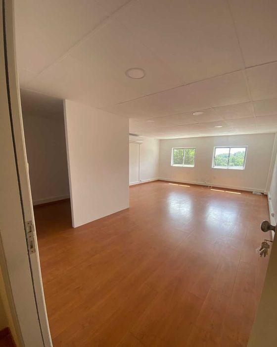 Escritório 35 m² Alcabideche | Estacionamento Privativo | A5 a 5 min | Sem Parquímetro