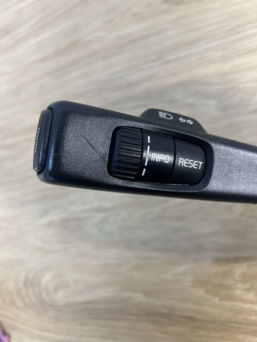 Przełacznik zespolony taśma kierownicy Volvo V40 II