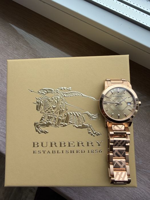 Годинник часы Burberry  оригінал жіночі