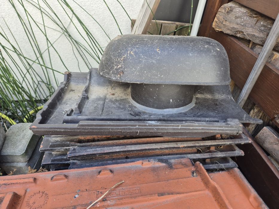 Kominek ceramiczny używany w zestawie z dachówką Bogen  Innovo 10