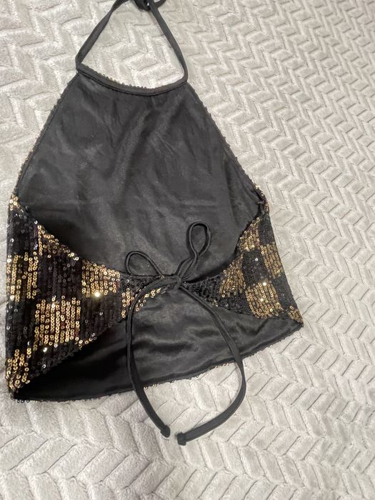 Топ в паєтках