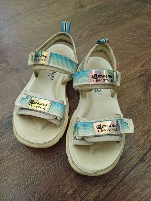 Босоніжки дитячі