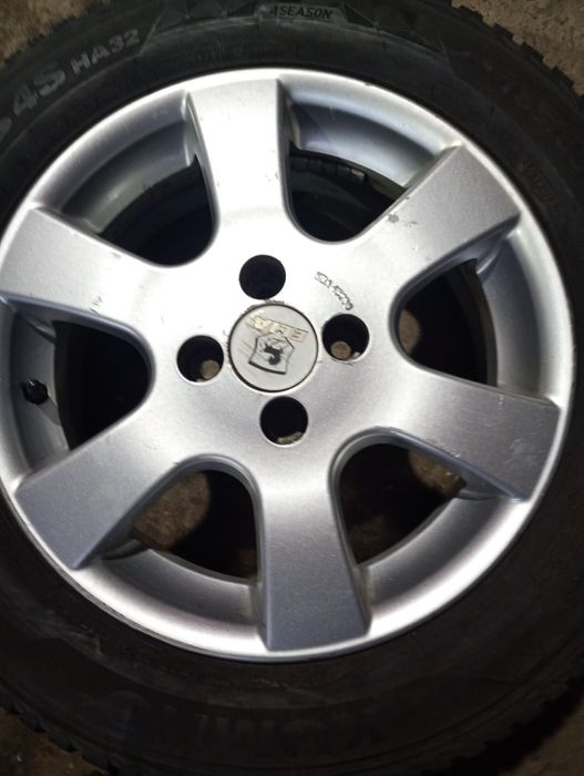 Комплект легкосплавных дисков 4*100-15 на шинах 185/65-15