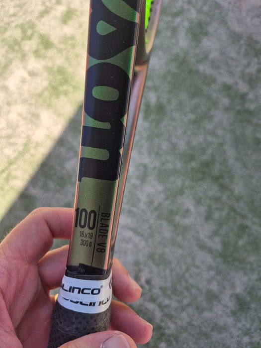 Wilson Blade 100 V8