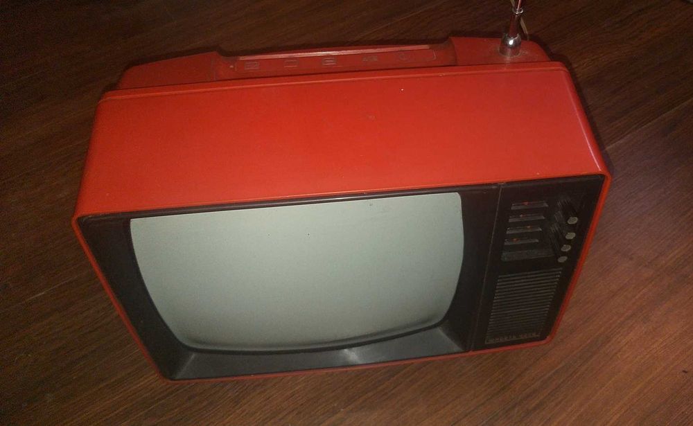 telewizor PRL junost 402B