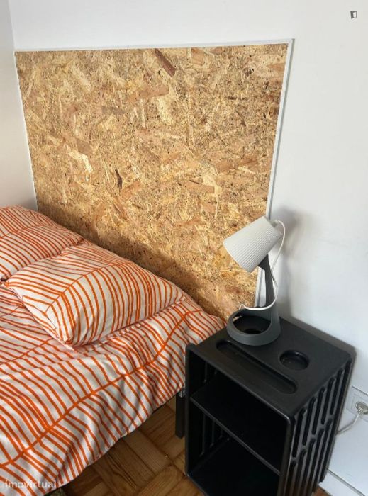 Quarto - localizado em Paranhos Porto