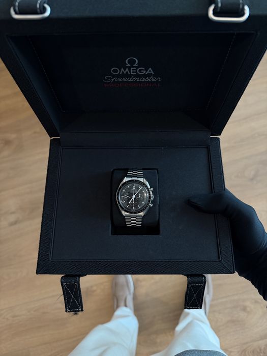 Omega Speedmaster Moonwatch Professional
